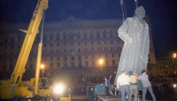 Попытка вернуть всё назад... Попытка вернуть всё назад...